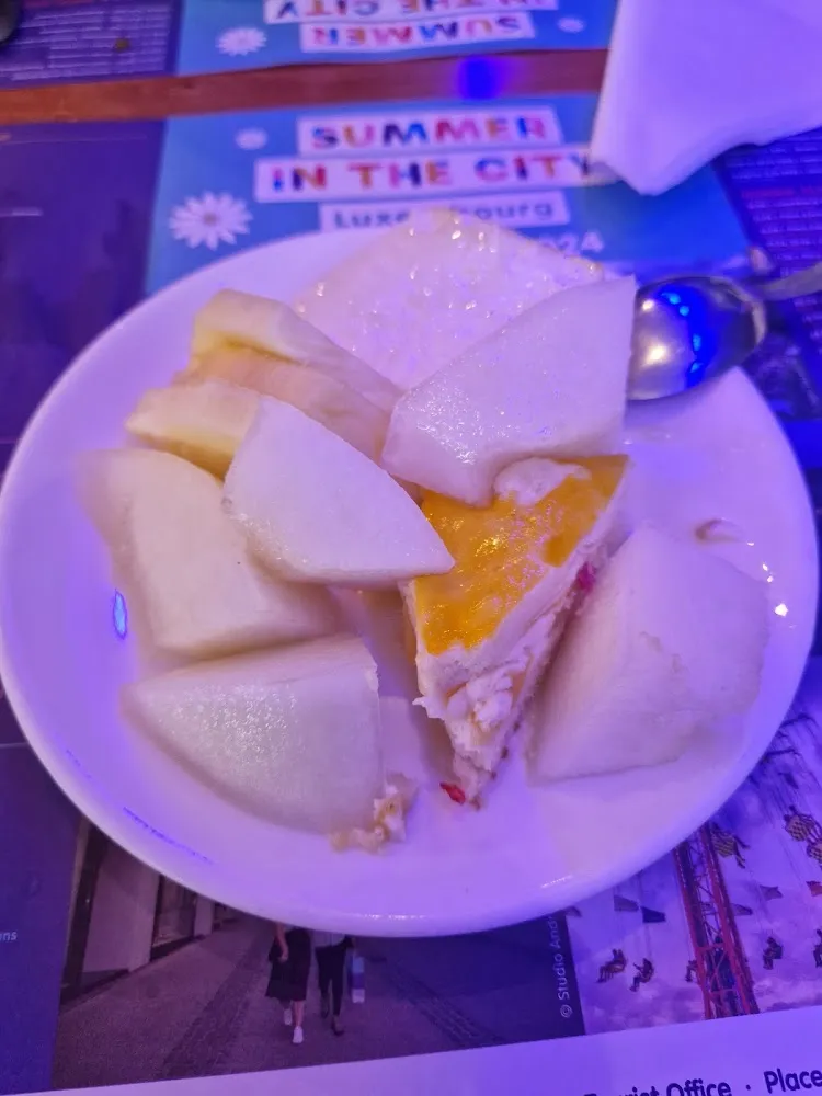 Pudim Português E Frutas